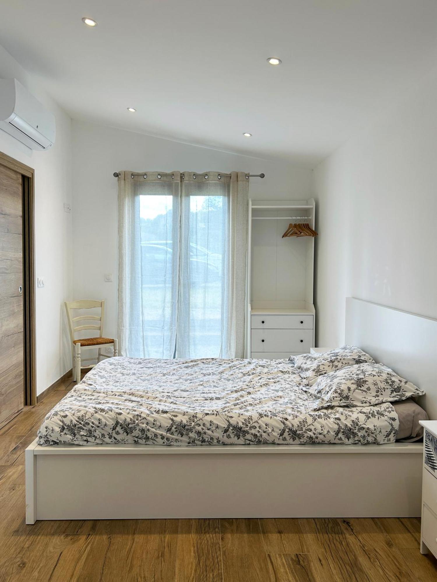 Вилла Le Petit Cabanon Provencal Ман Экстерьер фото